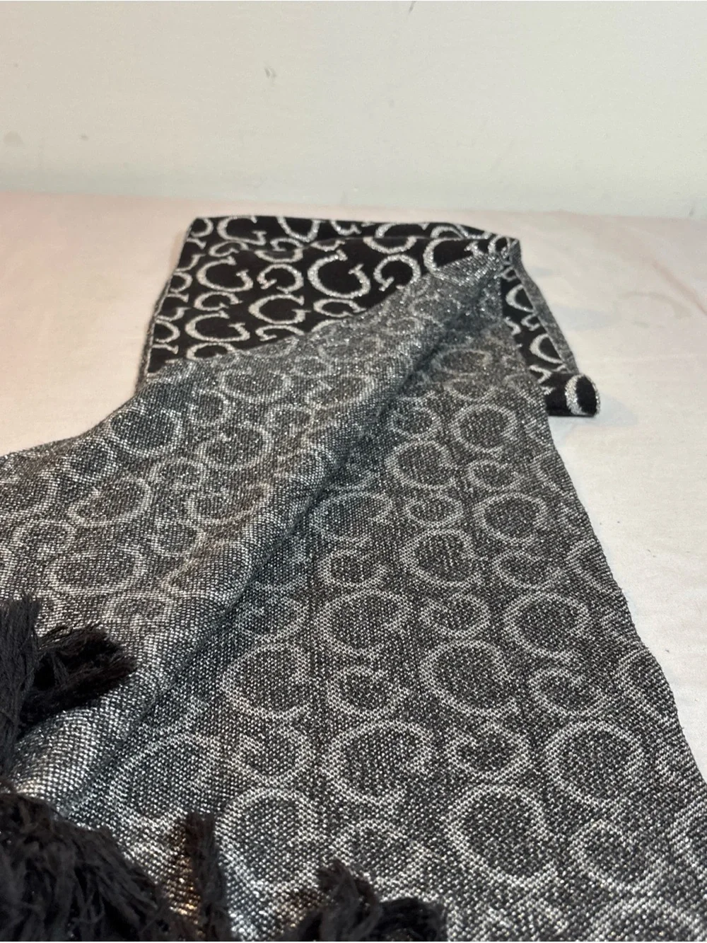 Guess Black and White Logo Pattern Fringe Scarf. 803
